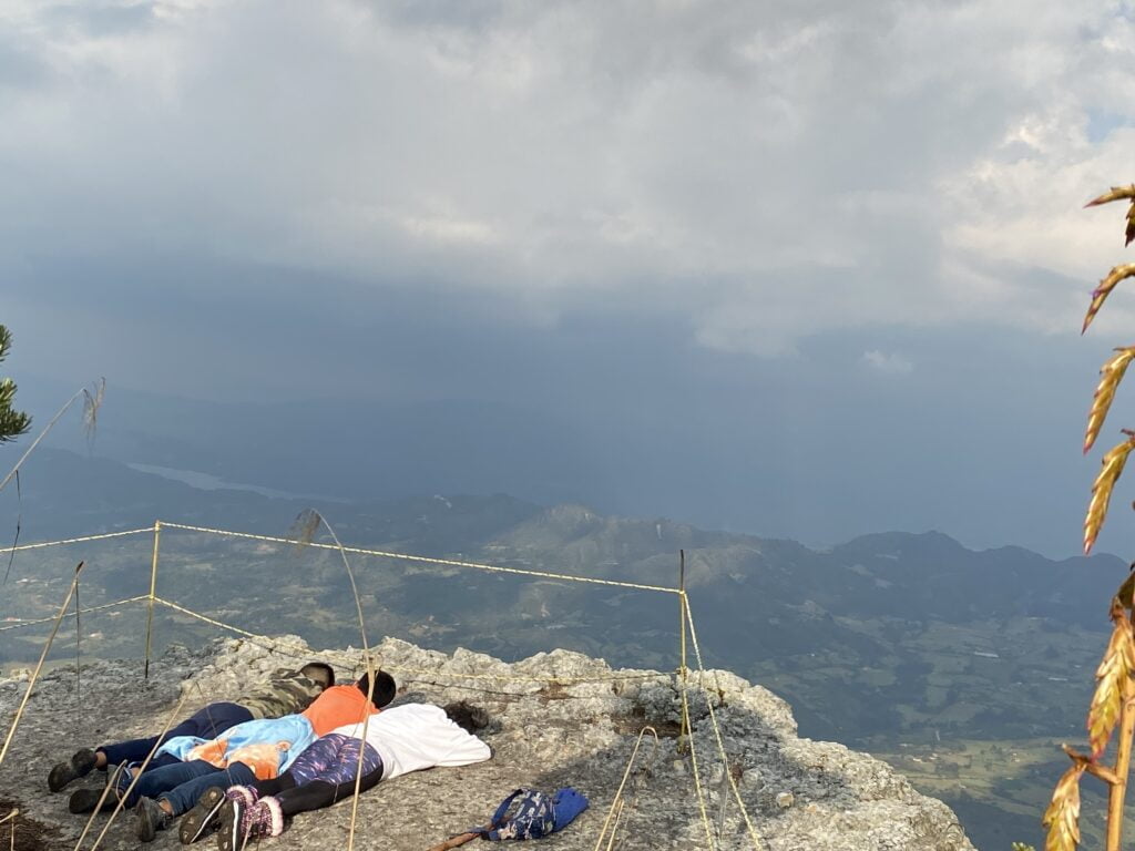 Un sitio para descansar en el sendero